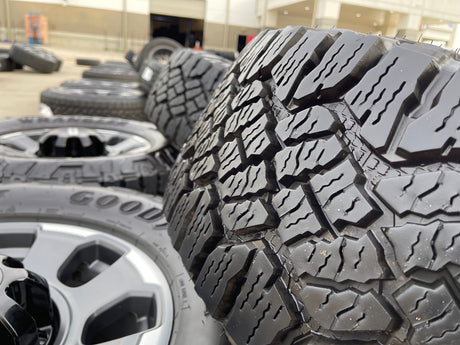 18" Ford F-250 F-350 OEM TREMOR rims wheels 10482 tires 35" DURATRAC R/T Texas Truck Tire