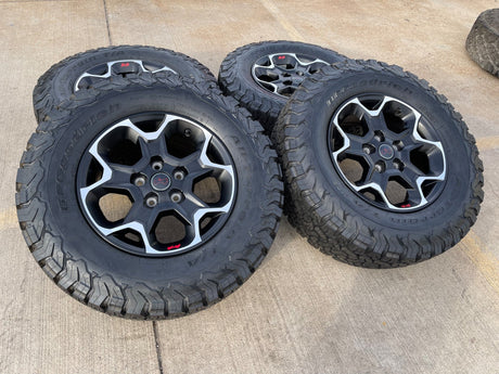 17" Jeep Wrangler Rubicon OEM wheels rims Gladiator 96832 9282 BFG KO2 A/T NEW Texas Truck Tire