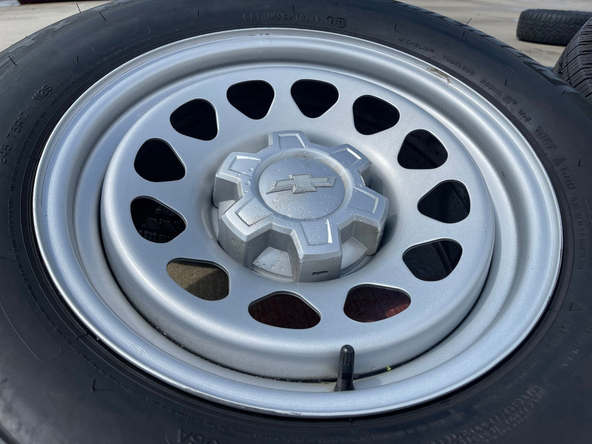 17" Chevy Silverado Sierra OEM wheels rims Tahoe Colorado 8130 Canyon MICHELIN Texas Truck Tire