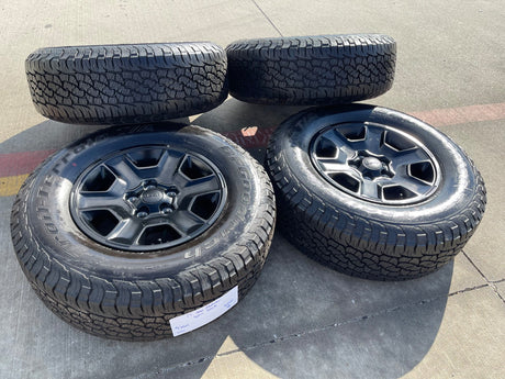 17" Jeep Wrangler Rubicon OEM 9260 wheels rims Gladiator tires BFG A/T NEW Texas Truck Tire