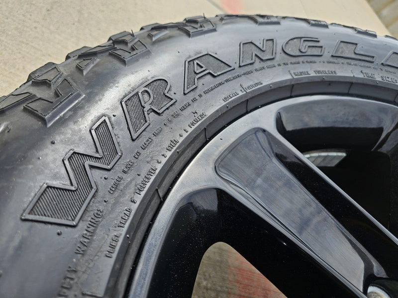 18" Jeep Wrangler Sahara OEM 9221 9255 wheels rims 2020 2021 2022 2023 2024 2025 Texas Truck Tire