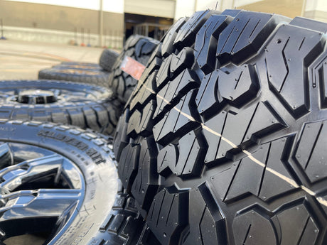 20" GMC Sierra AT4X 2500 3500 OEM 14137 5963 wheels rims Silverado NEW 35" R/T Texas Truck Tire