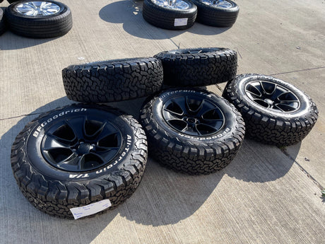 (5) 17" Jeep Wrangler Rubicon OEM 96226 wheels rims Gladiator BFG KO2 NEW 2026 Texas Truck Tire