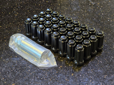 (32) 14x1.5 lug nuts black RAM 2500 3500 Chevy Silverado GMC Sierra lugs Texas Truck Tire