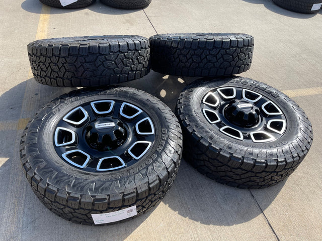 20" Ford F-250 F-350 OEM 10486 Lariat wheels rims 2024 2025 2026 TOYO 35" Texas Truck Tire