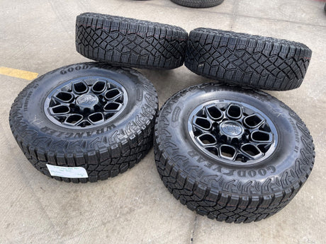 18" AEV Chevy BISON Trail Boss ZR2 2500 OEM wheels rims GMC Sierra GOODYEAR 35" Texas Truck Tire