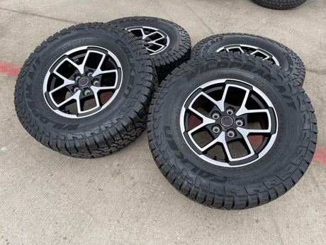 17" Jeep Wrangler Rubicon OEM 95730 9327 wheels rims Gladiator FALKEN A/T 33" Texas Truck Tire