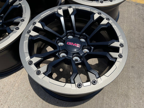 18" GMC Sierra Chevy Silverado OEM Beadlock wheels rims Canyon Colorado NEW Texas Truck Tire