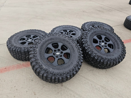 17" Ford Bronco SASQUACH wheels rims 10384 OEM Ranger COOPER STT PRO 37" Texas Truck Tire