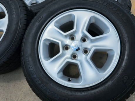 17" Jeep Grand Cherokee OEM wheels rims 9135 tires GENERAL Texas Truck Tire