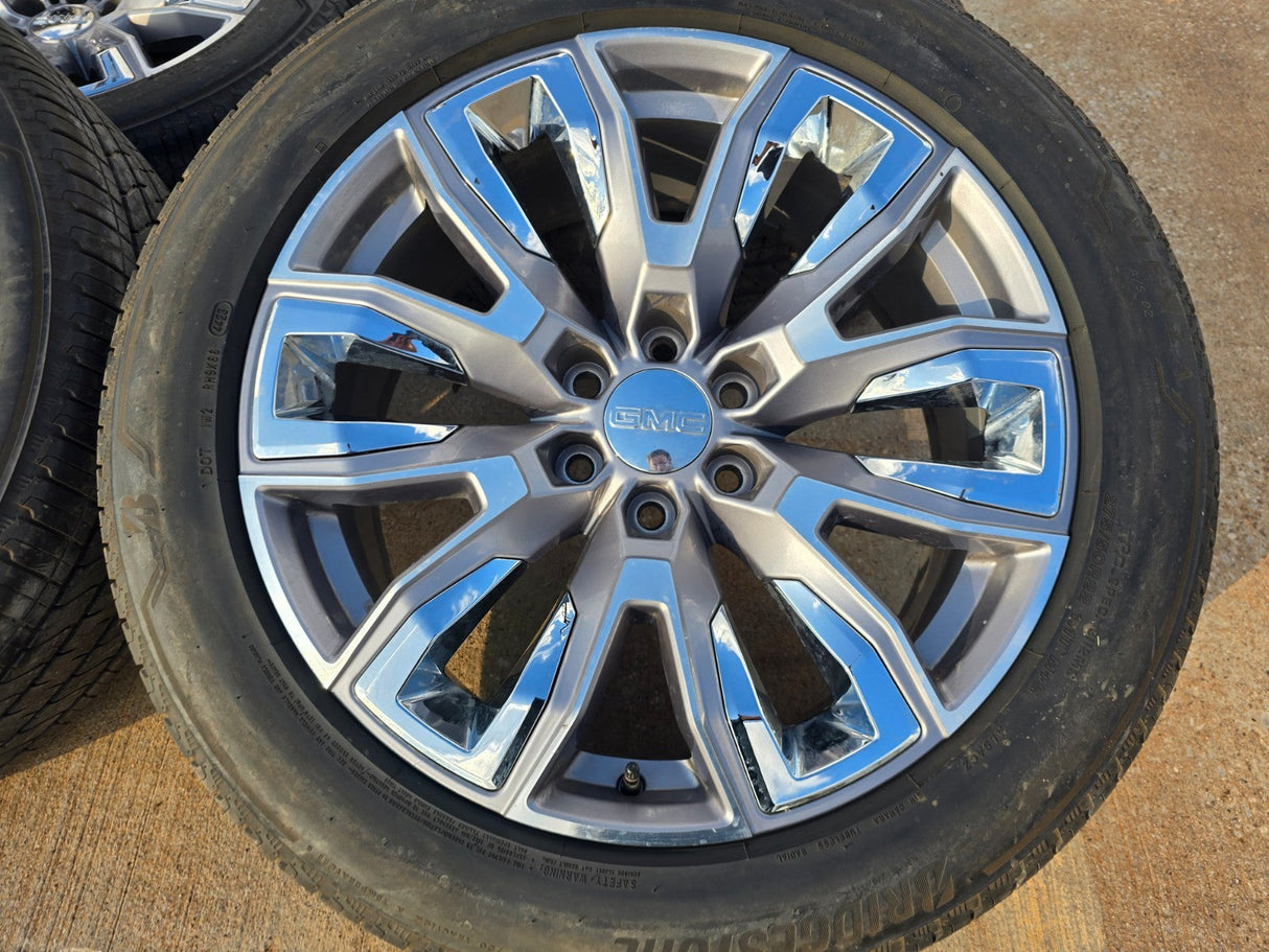 22" GMC Yukon Chevy Tahoe Escalade OEM chrome 95513 wheels rims BRIDGESTONE Texas Truck Tire
