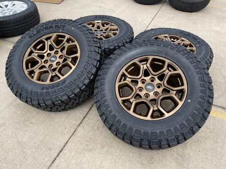 18" Ford F-150 OEM rims wheels 95049 10340 BRONZE Expedition KENDA R/T 33" NEW Texas Truck Tire