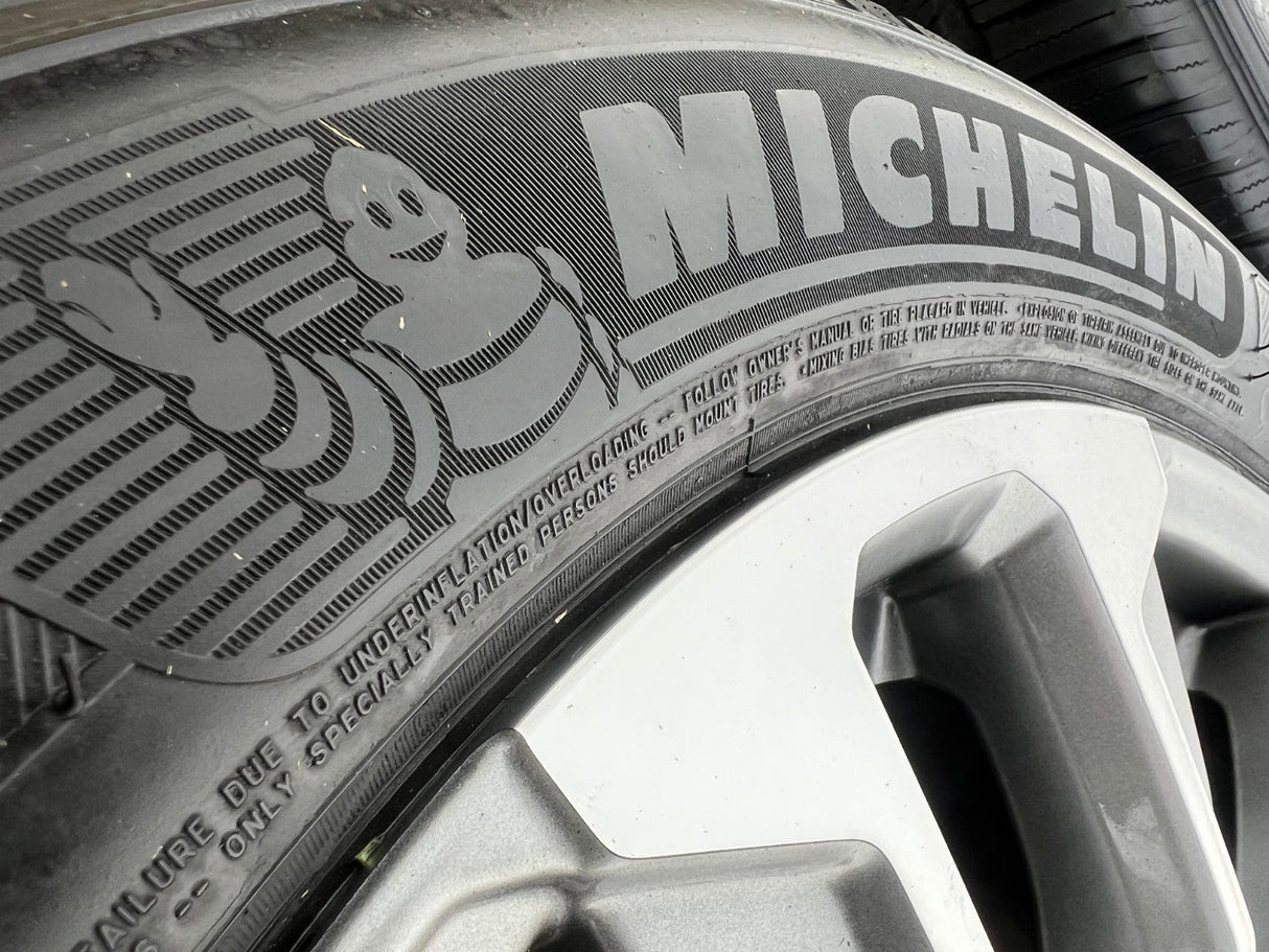 22" GMC Yukon Sierra DENALI OEM wheels rims 14025 97000 tires MICHELIN Texas Truck Tire