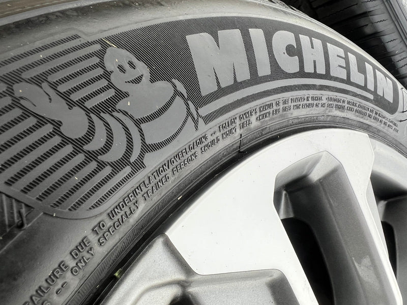 22" GMC Yukon Sierra DENALI OEM wheels rims 14025 97000 tires MICHELIN Texas Truck Tire