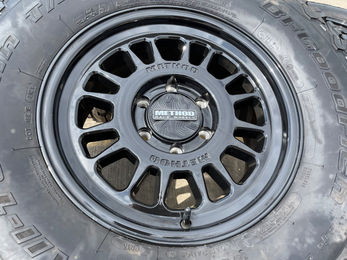 17x8.5 17" Method Racing MR318 Silverado RAM Tacoma wheels rims 6x139 6x5.5 35" Texas Truck Tire