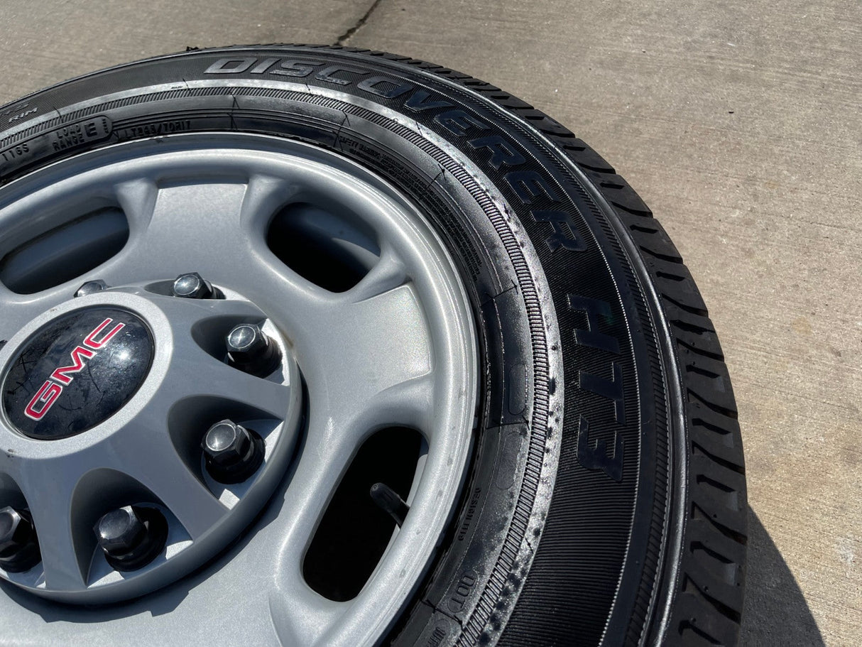 17" Chevy Silverado GMC Sierra 2500 3500 OEM 8095 wheels COOPER H/T3 Texas Truck Tire