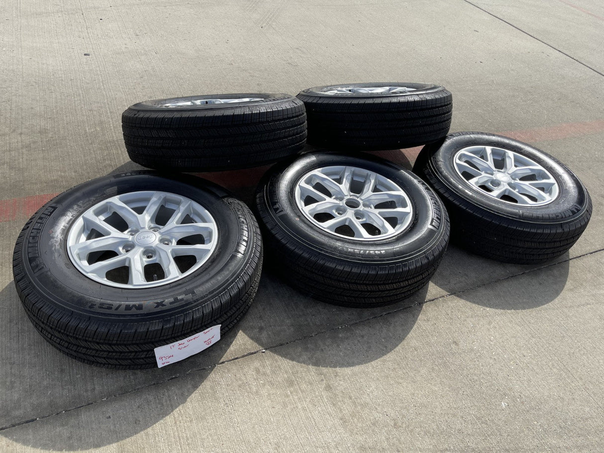 17" Jeep Wrangler Gladiator RUBICON OEM 9301 95329 wheels rims tires MICHELIN Texas Truck Tire