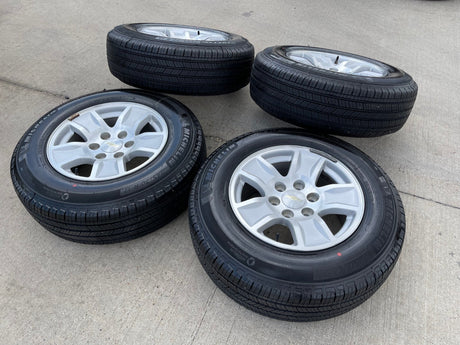 17" Chevy Silverado 1500 Tahoe Sierra OEM 5657 wheels rims MICHELIN NEW Texas Truck Tire