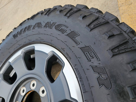 (1) 18" Ford F-250 F-350 OEM TREMOR 10482 rim wheel DURATRAC Spare Texas Truck Tire