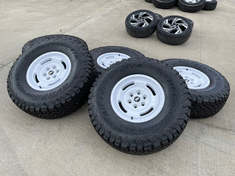 17" Ford Bronco HERITAGE SASQUATCH OEM 10463 wheels rims white 37" BFG NEW Texas Truck Tire