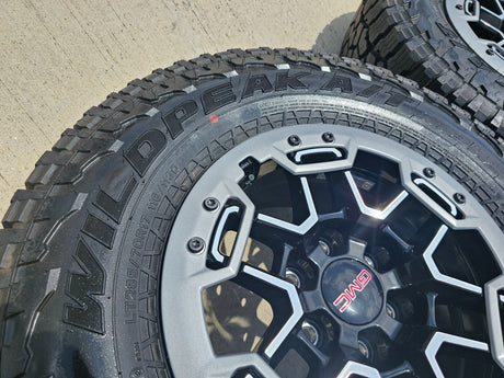 17" GMC Sierra Chevy Silverado OEM Beadlock wheels rims Canyon FALKEN A/T3 NEW Texas Truck Tire