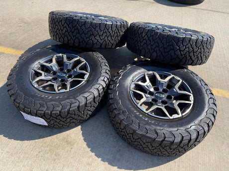 17" Chevy Silverado ZR2 OEM 95751 Beadlock wheels rims Colorado Sierra NEW Texas Truck Tire
