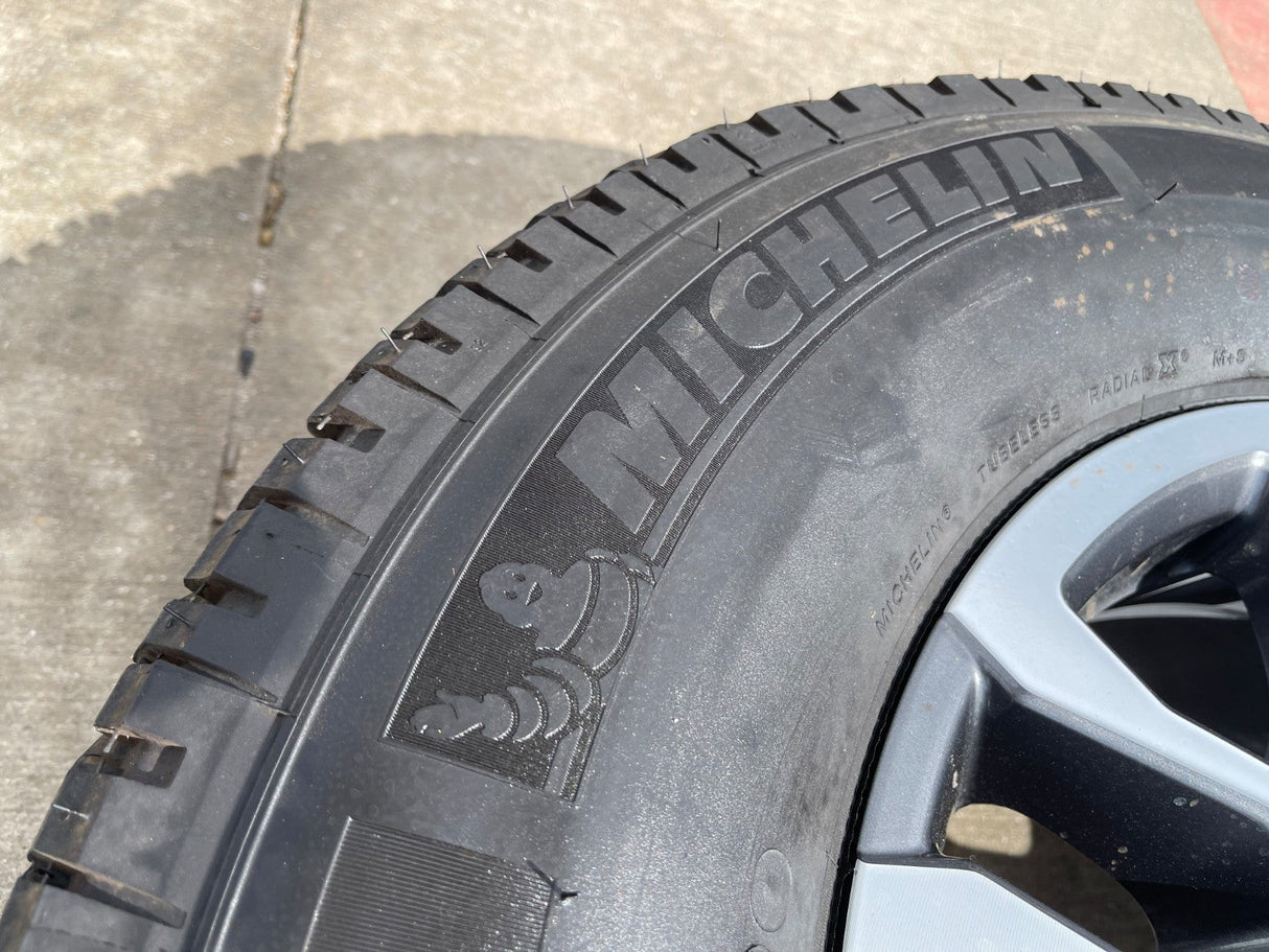 18" GMC Sierra AT4X Chevy Silverado 2500 3500 OEM 5949 wheels rims MICHELIN NEW Texas Truck Tire