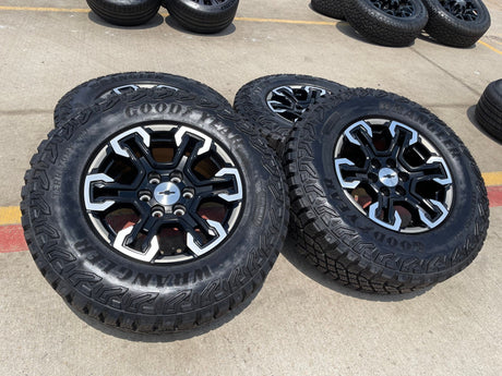 18" Chevy Silverado ZR2 Tahoe TRAIL BOSS Sierra OEM 95415 wheels rims tires NEW Texas Truck Tire