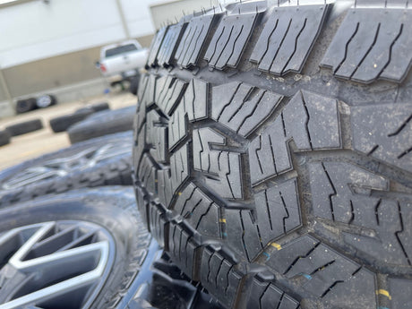 18" Jeep Grand Cherokee OEM 9331 wheels rims Wrangler Gladiator 2024 2025 NEW Texas Truck Tire