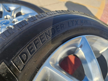 20" Jeep Grand Cherokee OEM wheels rims 9138 Dodge Durango tires MICHELIN Texas Truck Tire