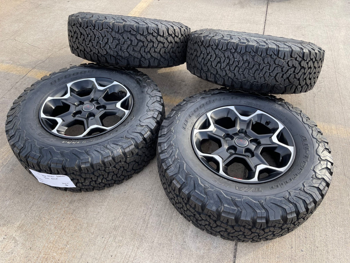 17" Jeep Wrangler Rubicon OEM wheels rims Gladiator 96832 9282 BFG KO2 A/T NEW Texas Truck Tire