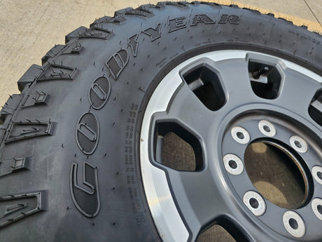 (1) 18" Ford F-250 F-350 OEM TREMOR 10482 rim wheel DURATRAC Spare Texas Truck Tire