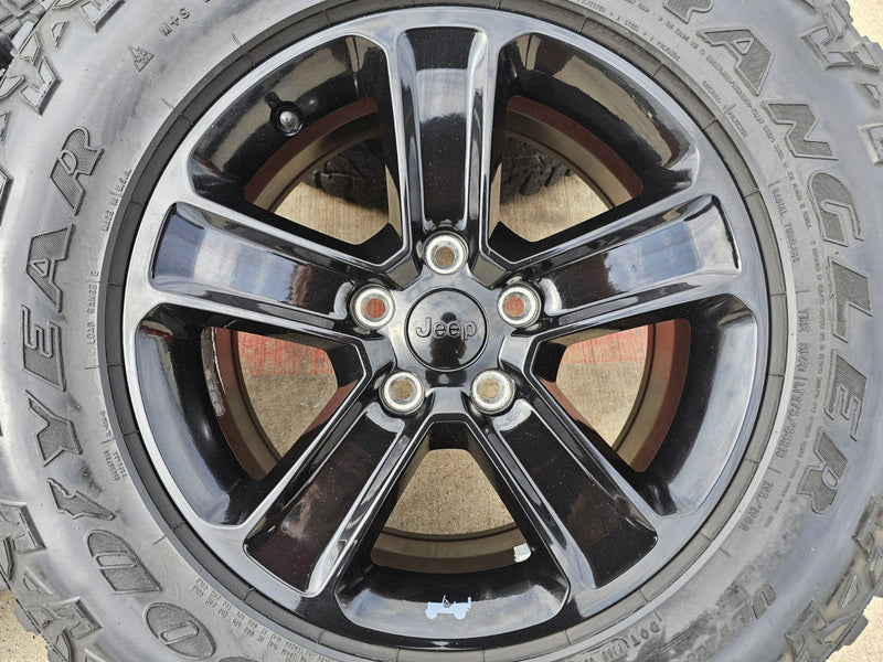 18" Jeep Wrangler Sahara OEM 9221 9255 wheels rims 2020 2021 2022 2023 2024 2025 Texas Truck Tire