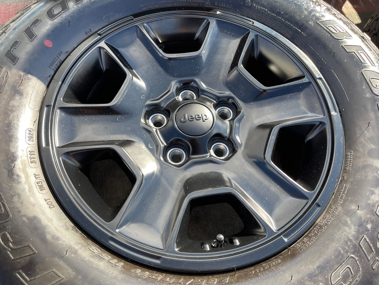 17" Jeep Wrangler Rubicon OEM 9260 wheels rims Gladiator tires BFG A/T NEW Texas Truck Tire