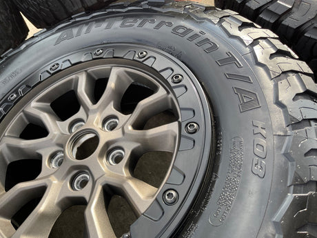 (5) 17" Jeep Wrangler 392 Gladiator OEM 9304 95240 BEADLOCK wheels rims NEW BFG Texas Truck Tire