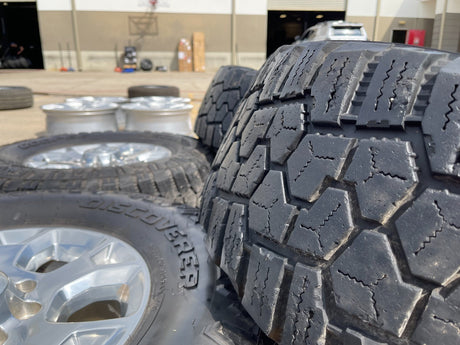 18" Ram 2500 3500 Laramie Power Wagon OEM wheels rims 2693 tires COOPER 35" Texas Truck Tire