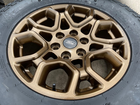 18" Ford F-150 OEM rims wheels 95049 10340 BRONZE Expedition KENDA R/T 33" NEW Texas Truck Tire