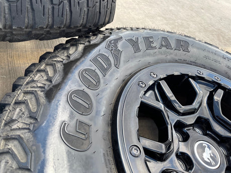 17" Ford Bronco SASQUATCH wheels rims BEADLOCK 10388 Ranger Texas Truck Tire