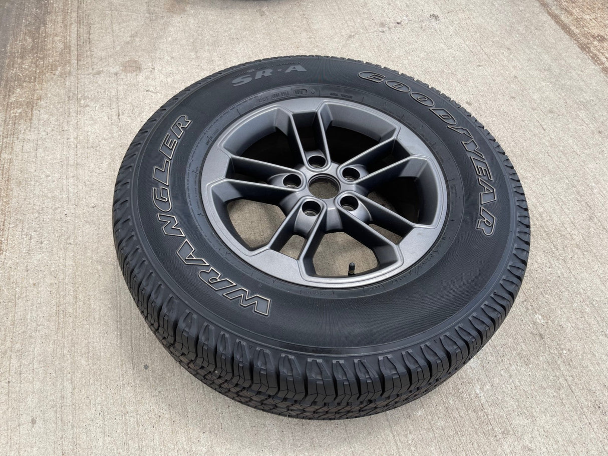 17" Jeep Wrangler Gladiator OEM 9158 9197 wheel rim GRAY spare Texas Truck Tire