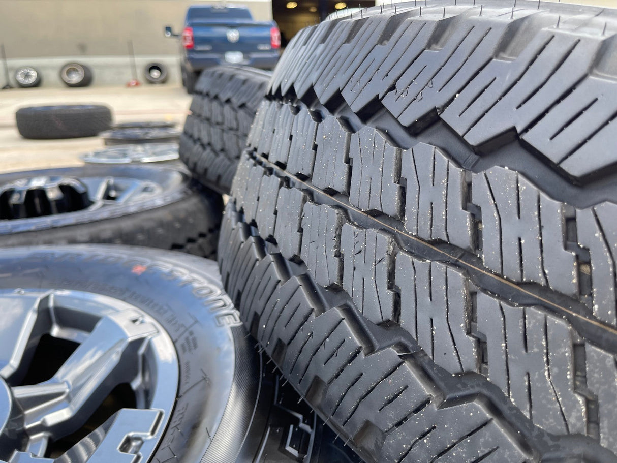 20" Ford F-250 F-350 OEM gray Lariat 10485 10296 wheels rims tires Texas Truck Tire