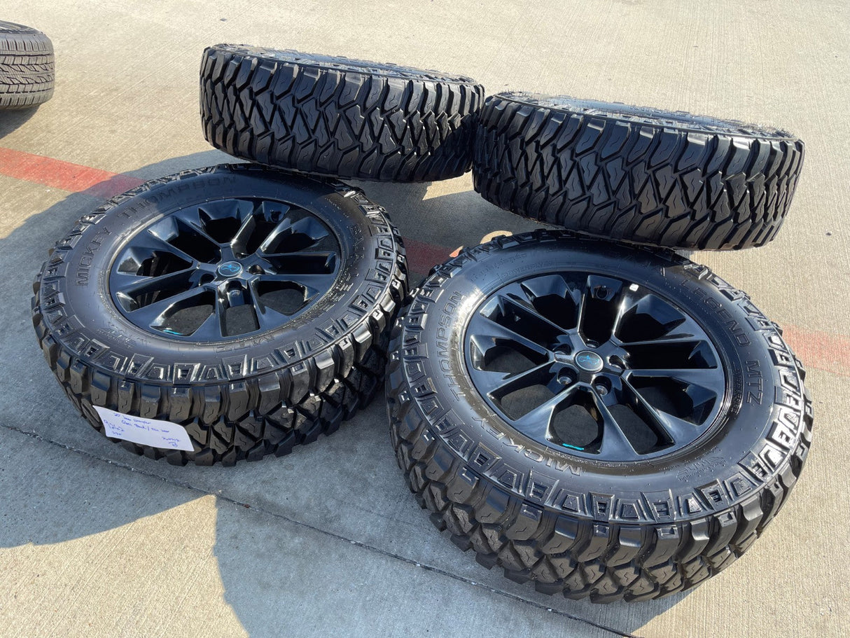 20" Jeep Wrangler HIGH ALTITUDE 9262 96902 OEM wheels rims Gladiator MICKEY 35" Texas Truck Tire