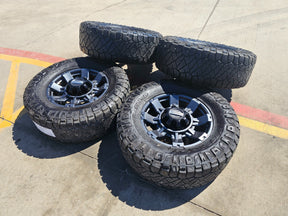 20" Ford F-250 F-350 OEM 10296 10485 Lariat wheels rims NITRO 37" Texas Truck Tire