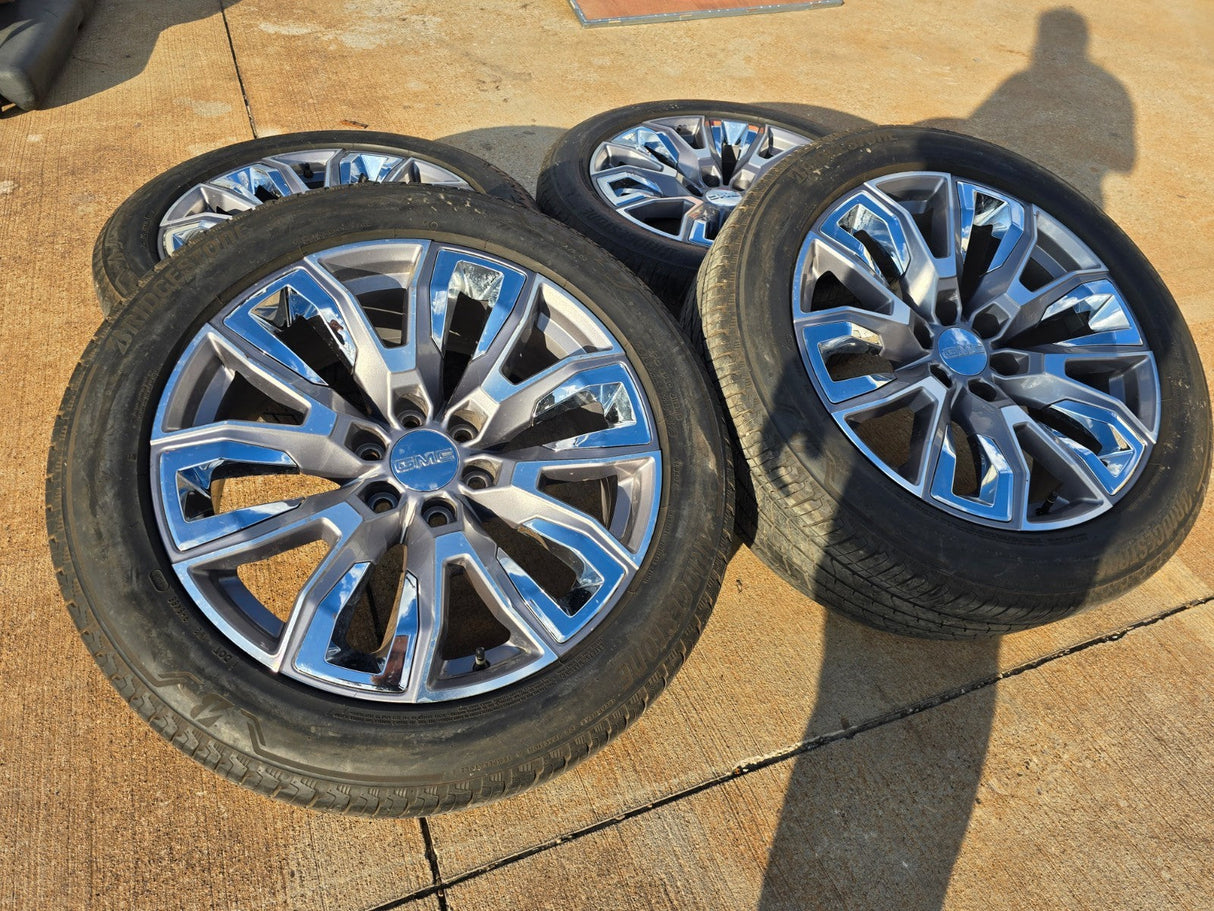 22" GMC Yukon Chevy Tahoe Escalade OEM chrome 95513 wheels rims BRIDGESTONE Texas Truck Tire