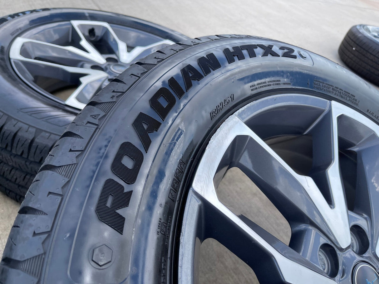 20" Jeep Wrangler Rubicon 4XE OEM 9333 wheels rims Gladiator 2024 2025 Texas Truck Tire