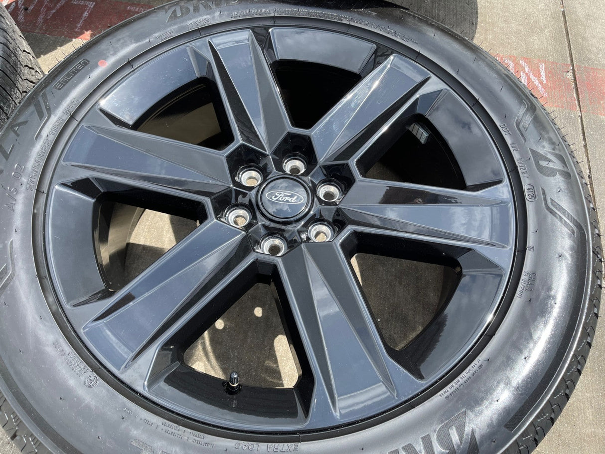 22" Ford F-150 LOBO LARIAT OEM black rim wheel tire Expedition 2026 2027 NEW Texas Truck Tire