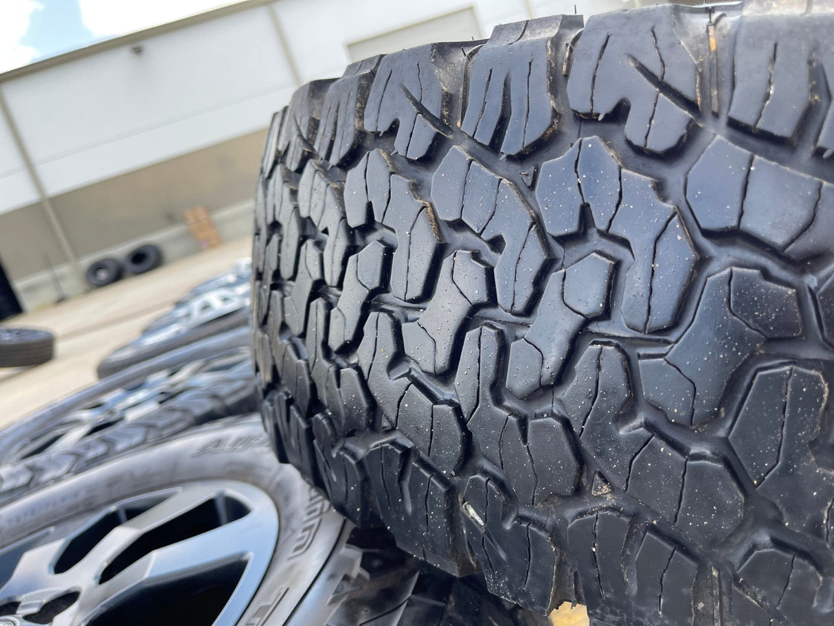 18" Toyota Land Cruiser OEM wheels rims 95952 Tundra Sequoia BFG KO2 A/T Texas Truck Tire