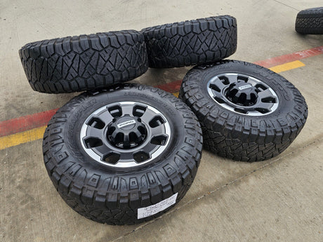 18" Ford F-250 F-350 OEM TREMOR rims wheels 10482 tires NITRO 35" Texas Truck Tire