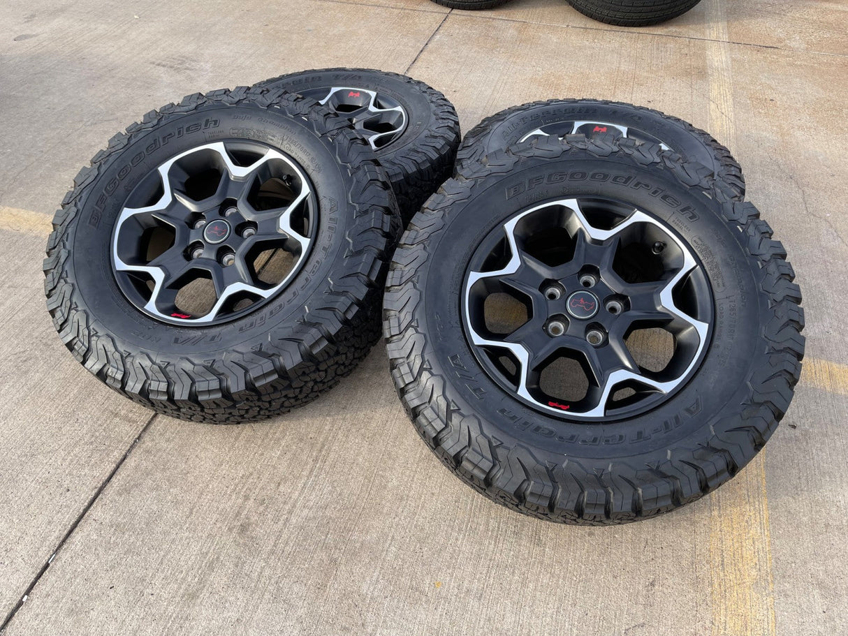 17" Jeep Wrangler Rubicon OEM wheels rims Gladiator 96832 9282 BFG KO2 A/T NEW Texas Truck Tire
