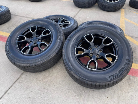 18" Jeep Wrangler SMOKY MOUNTAIN Black OEM 9198 wheels rims tires MICHELIN NEW Texas Truck Tire