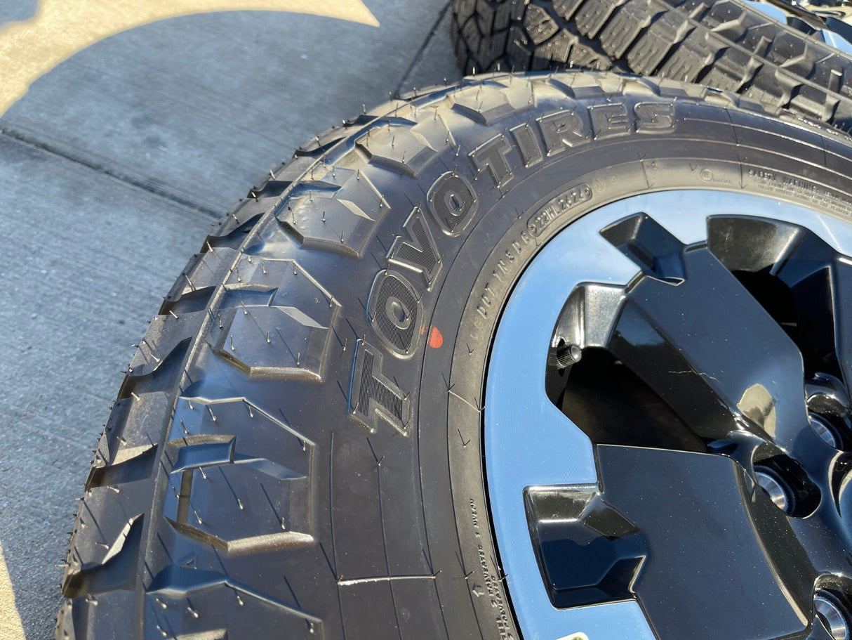 18" Ford Bronco BADLANDS OEM black wheels rims 10282 Ranger 2024 2025 TOYO NEW Texas Truck Tire